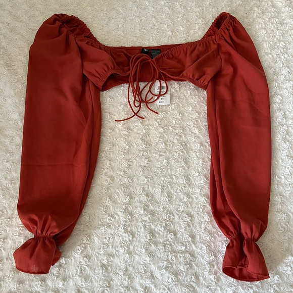 Red Windsor crop top - Picture 2 of 4